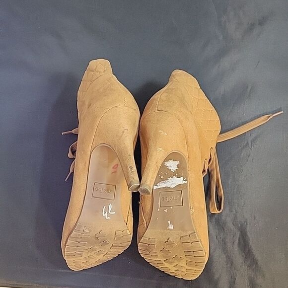 ME TOO POINTED TOE HEELED SUEDE ZIPPER CLOSURE BOOTIE - Picture 12 of 14